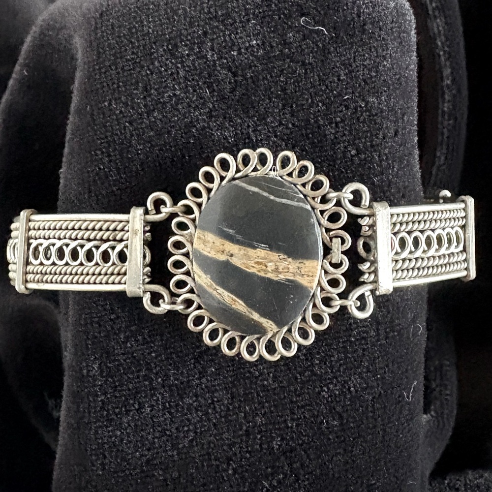 Natural stone bracelet